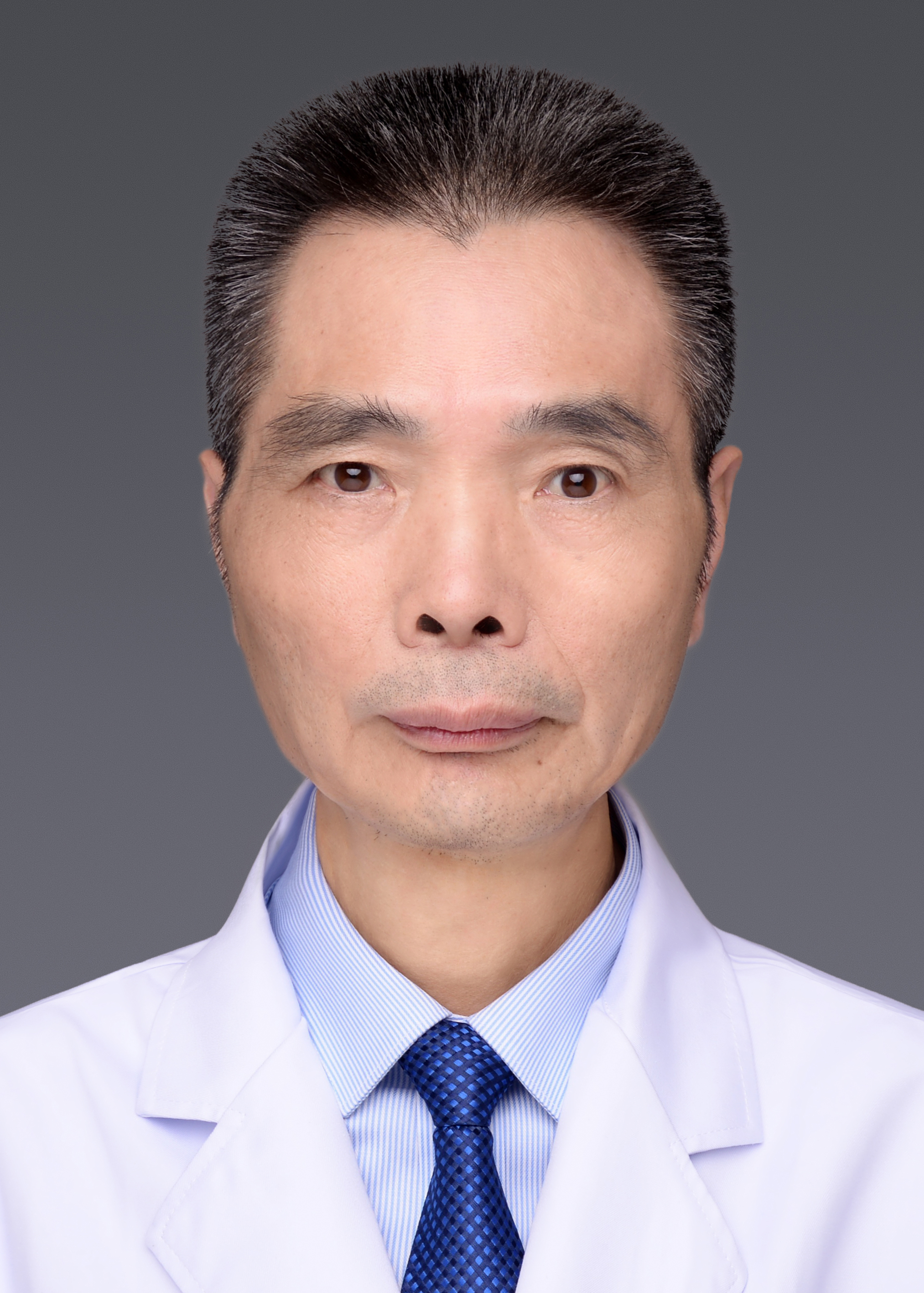 钱淼忠科室名称:骨伤(整复)门诊时间:周一上午,周日上午职 称:副主任